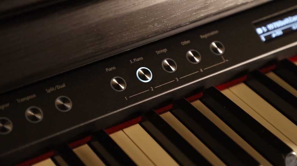 ROLAND HP704 CH 