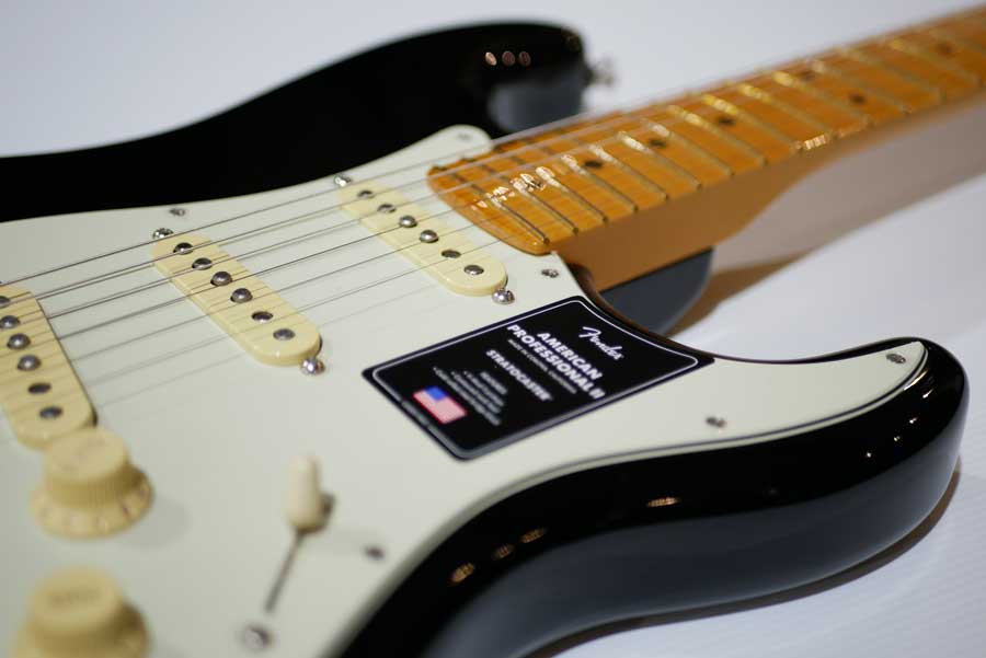 FENDER AMERICAN PROFESSIONAL II STRATOCASTER Maple Black FENDER AMERICAN PROFESSIONAL II STRATOCASTER Maple Black