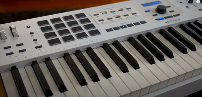 Arturia KeyLab Essential 88 : un clavier maître 88 touches et un