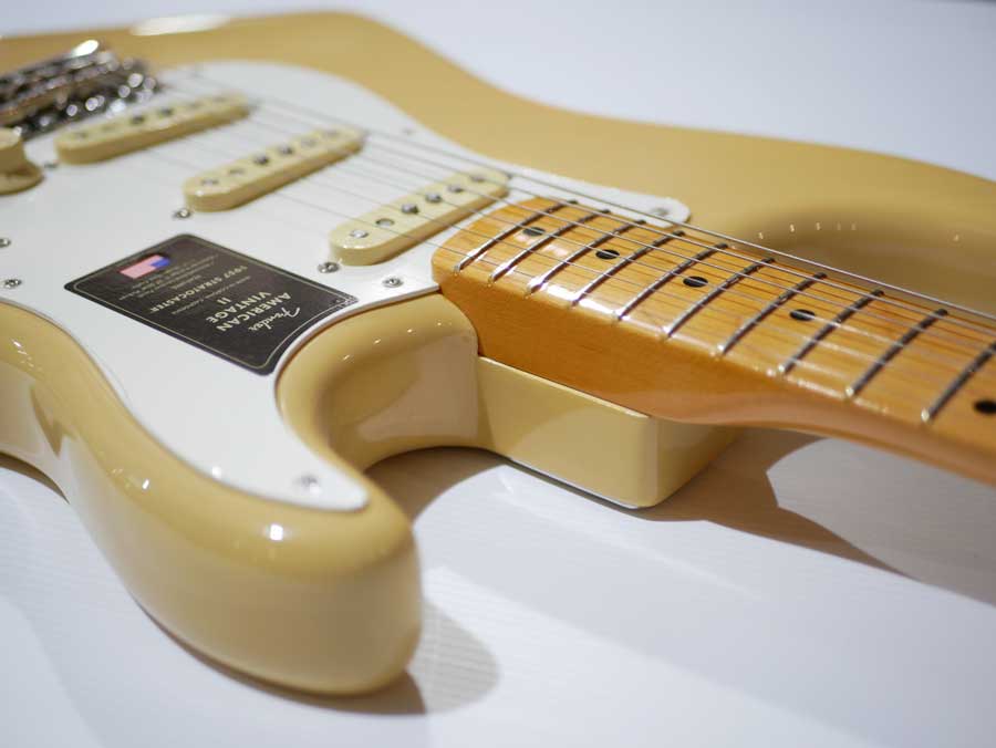 FENDER AMERICAN VINTAGE II 57 STRATOCASTER Maple Vintage Blonde FENDER AMERICAN VINTAGE II 57 STRATOCASTER Maple Vintage Blonde
