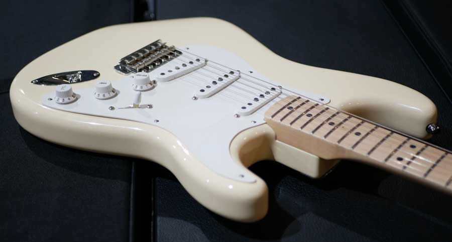 FENDER JIMMIE VAUGHAN STRATOCASTER Maple Olympic White FENDER JIMMIE VAUGHAN STRATOCASTER Maple Olympic White