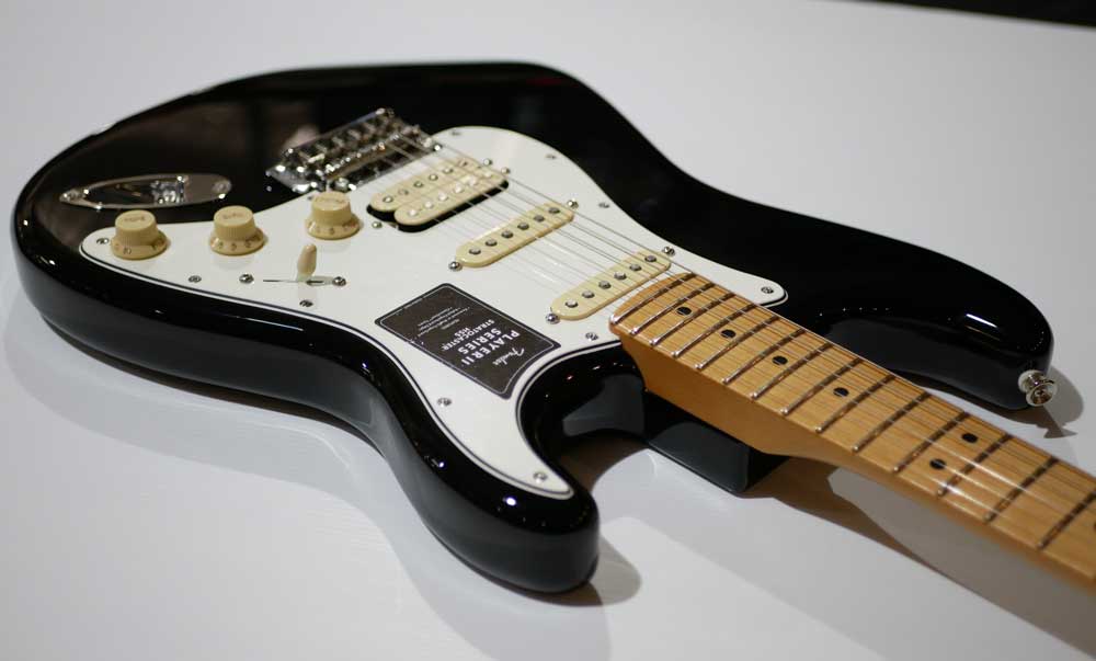 FENDER PLAYER II STRATOCASTER HSS Maple Black FENDER PLAYER II STRATOCASTER HSS Maple Black