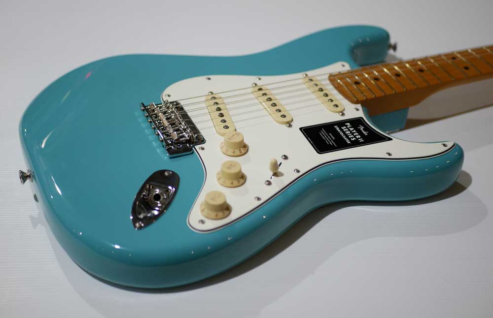 FENDER PLAYER II STRATOCASTER Maple Aquatone Blue