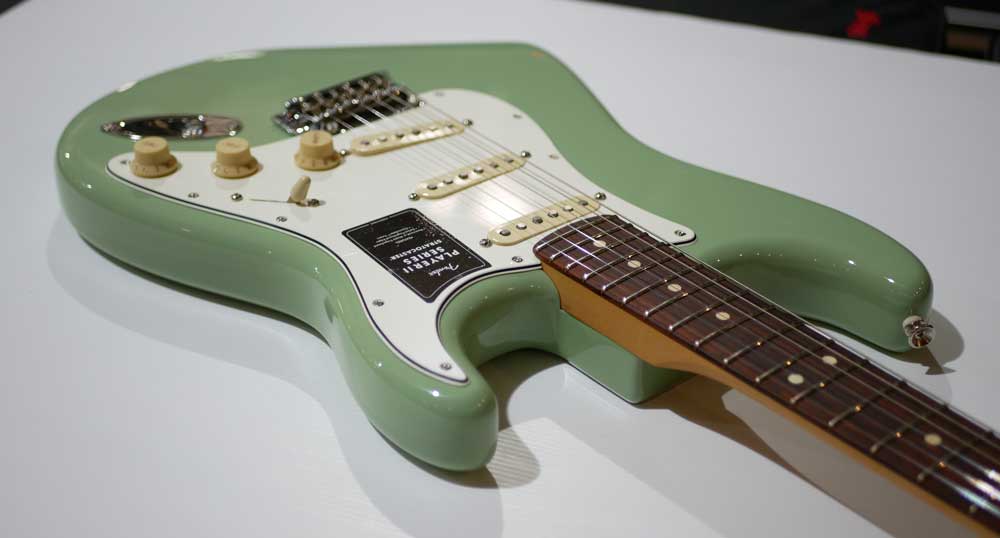 FENDER PLAYER II STRATOCASTER Rosewood Birch Green FENDER PLAYER II STRATOCASTER Rosewood Birch Green