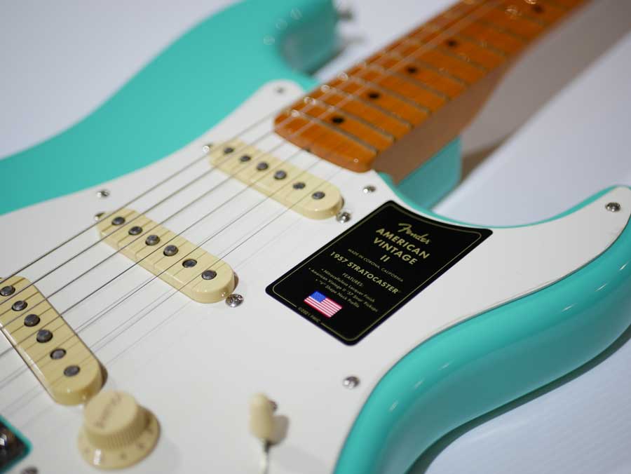 FENDER AMERICAN VINTAGE II 57 STRATOCASTER Sea Foam Green