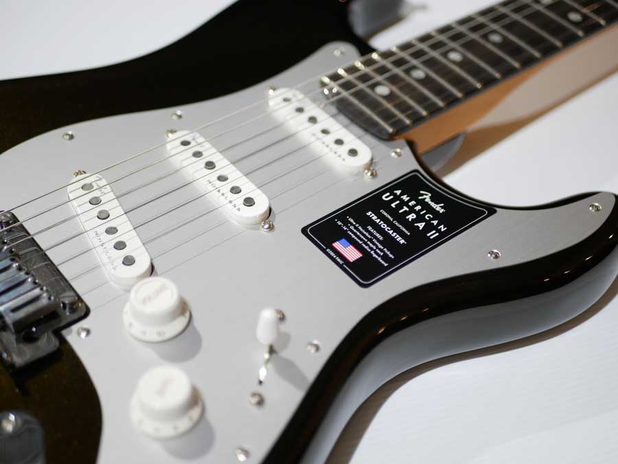 FENDER AMERICAN ULTRA II STRATOCASTER Ebony Texas Tea FENDER AMERICAN ULTRA II STRATOCASTER Ebony Texas Tea