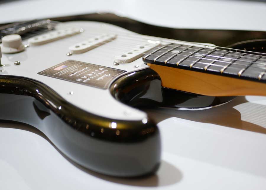 FENDER AMERICAN ULTRA II STRATOCASTER Ebony Texas Tea FENDER AMERICAN ULTRA II STRATOCASTER Ebony Texas Tea