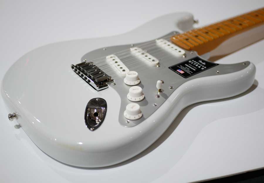 FENDER AMERICAN ULTRA II STRATOCASTER Maple Avalanche FENDER AMERICAN ULTRA II STRATOCASTER Maple Avalanche
