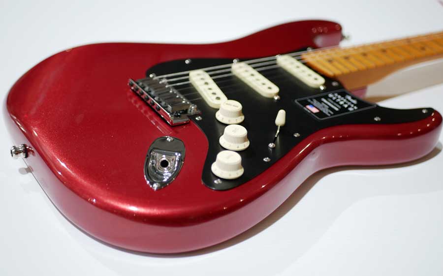 FENDER AMERICAN ULTRA II STRATOCASTER Maple Sinister Red FENDER AMERICAN ULTRA II STRATOCASTER Maple Sinister Red