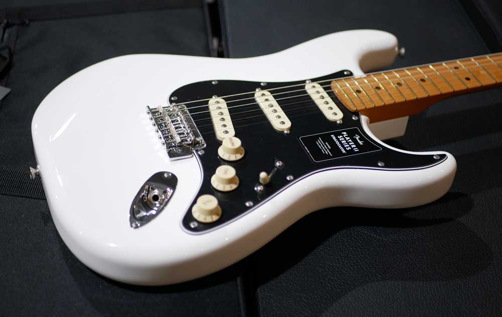 FENDER PLAYER II STRATOCASTER Maple Polar White FENDER PLAYER II STRATOCASTER Maple Polar White