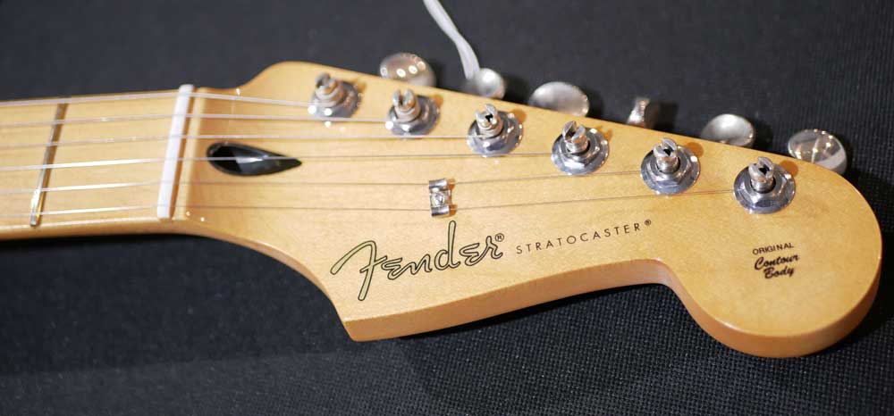 FENDER PLAYER II STRATOCASTER Maple Polar White FENDER PLAYER II STRATOCASTER Maple Polar White