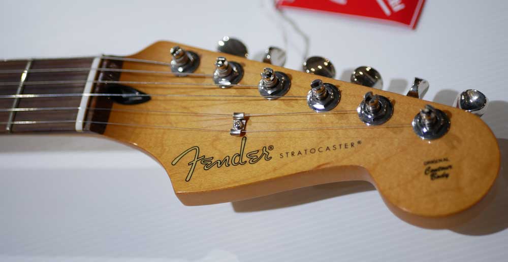 FENDER PLAYER II STRATOCASTER Rosewood Coral Red FENDER PLAYER II STRATOCASTER Rosewood Coral Red