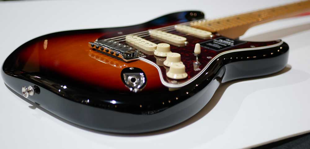 FENDER PLAYER II MODIFIED STRATOCASTER Maple 3 Tons Sunburst FENDER PLAYER II MODIFIED STRATOCASTER Maple 3 Tons Sunburst