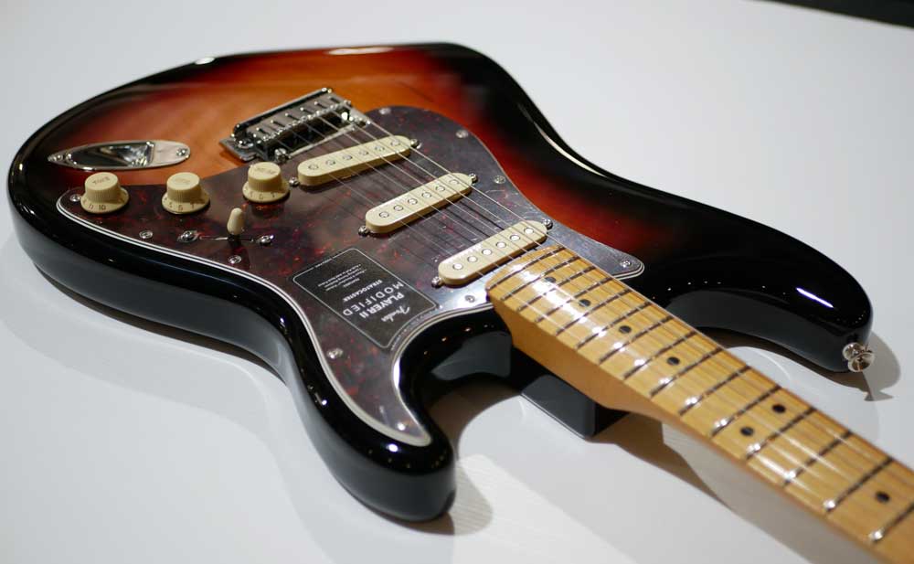 FENDER PLAYER II MODIFIED STRATOCASTER Maple 3 Tons Sunburst FENDER PLAYER II MODIFIED STRATOCASTER Maple 3 Tons Sunburst