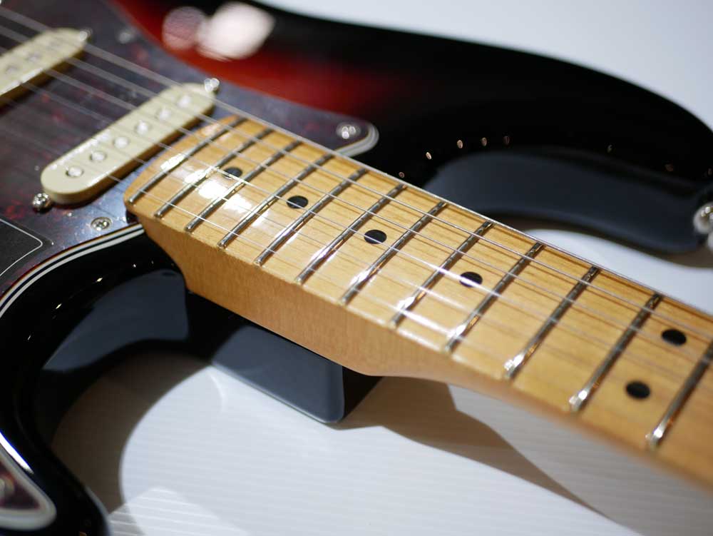 FENDER PLAYER II MODIFIED STRATOCASTER Maple 3 Tons Sunburst FENDER PLAYER II MODIFIED STRATOCASTER Maple 3 Tons Sunburst