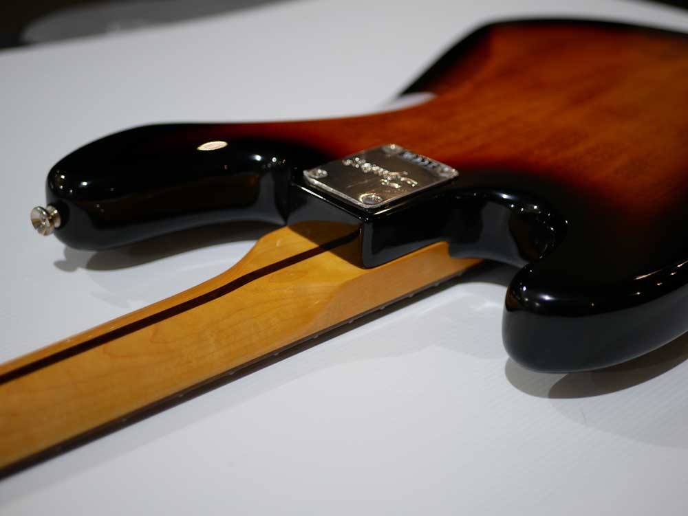 SQUIER CLASSIC VIBE 60's JAZZ BASS LRL 3 Tons Sunburst SQUIER CLASSIC VIBE 60's JAZZ BASS LRL 3 Tons Sunburst