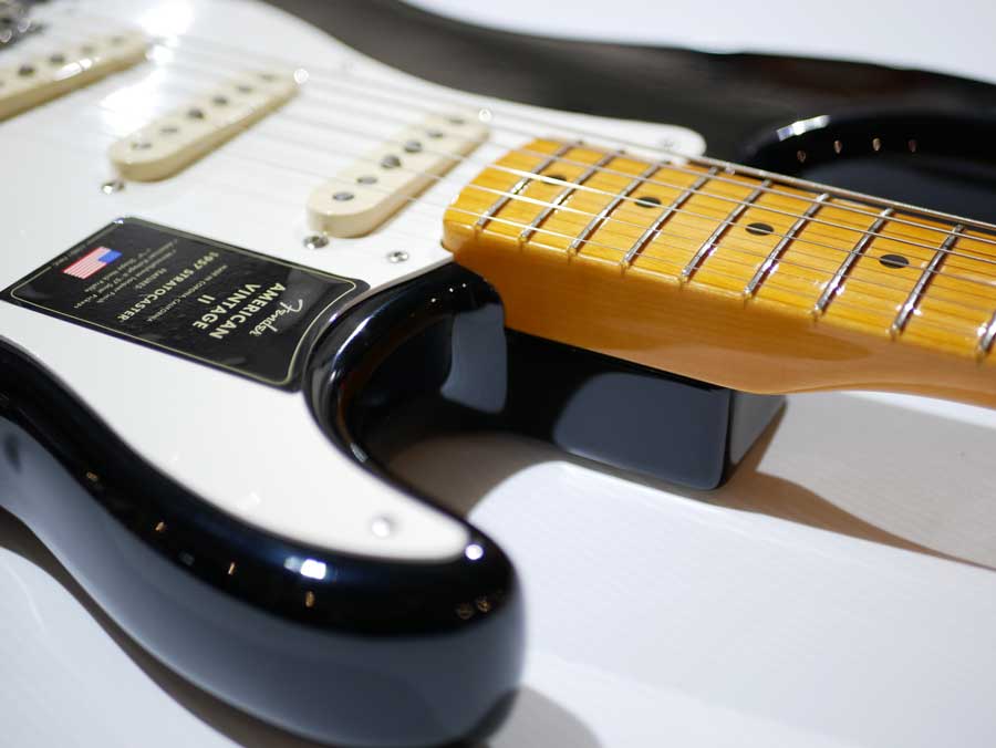 FENDER AMERICAN VINTAGE II 57 STRATOCASTER Maple Black