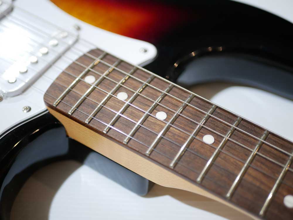 FENDER STANDARD STRATOCASTER LRL 3 Tons Sunburst FENDER STANDARD STRATOCASTER LRL 3 Tons Sunburst