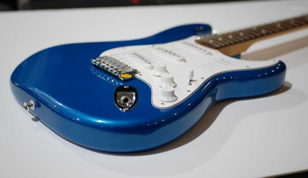 FENDER STANDARD STRATOCASTER LRL Aqua Marine Metallic FENDER STANDARD STRATOCASTER LRL Aqua Marine Metallic