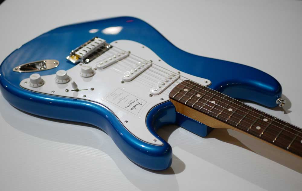 FENDER STANDARD STRATOCASTER LRL Aqua Marine Metallic FENDER STANDARD STRATOCASTER LRL Aqua Marine Metallic