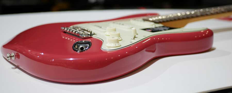 FENDER AMERICAN PROFESSIONAL CLASSIC STRATOCASTER Rosewood Faded Dakota Red FENDER AMERICAN PROFESSIONAL CLASSIC STRATOCASTER Rosewood Faded Dakota Red
