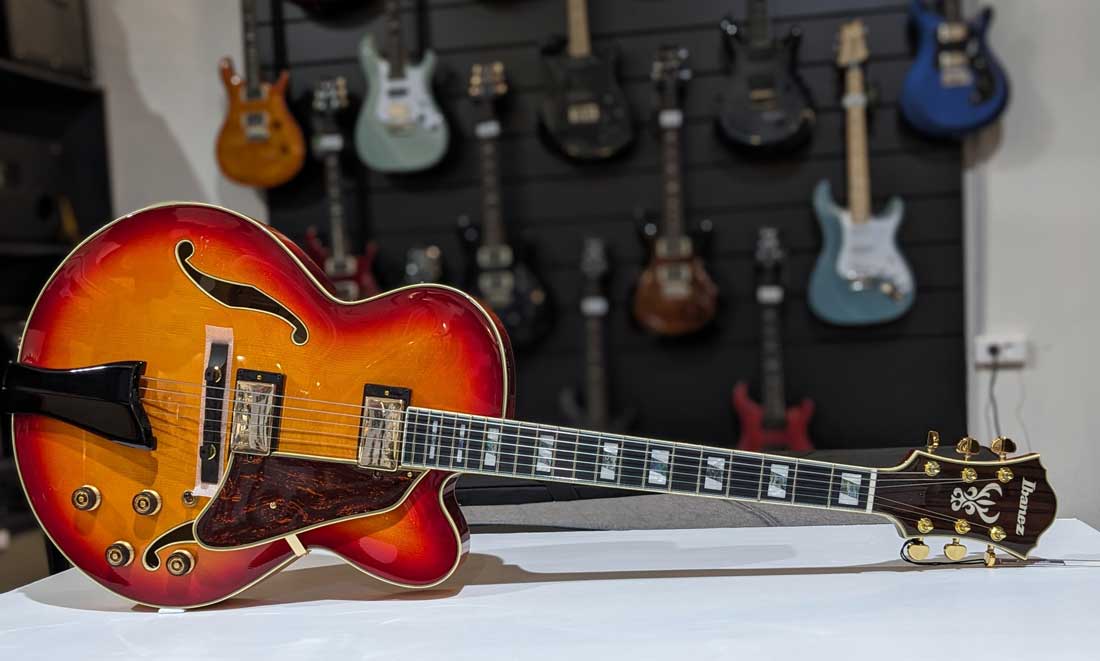 IBANEZ AF115 Aged Whiskey Burst IBANEZ AF115 Aged Whiskey Burst