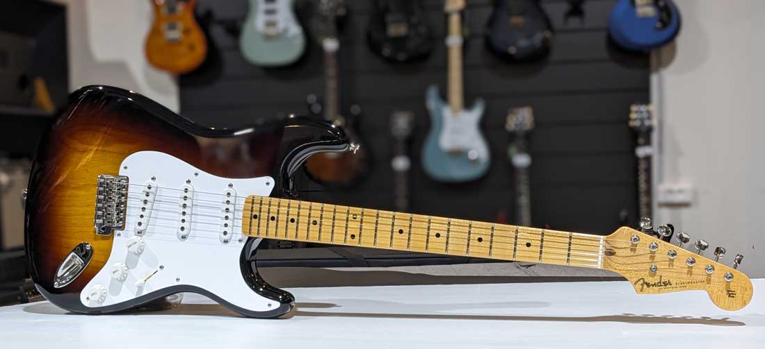 FENDER CUSTOM SHOP 70TH ANNIVERSARY 54 STRATOCASTER Wide Fade 2 Tone Sunburst Time Capsule