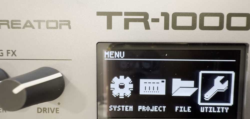 ROLAND TR-1000