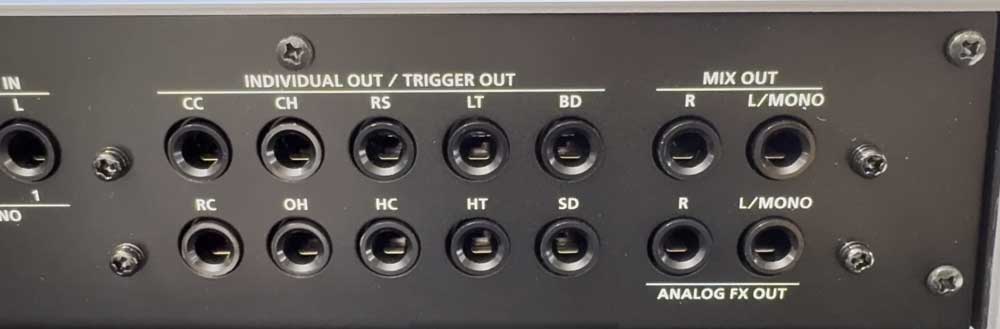 ROLAND TR-1000