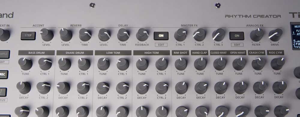 ROLAND TR-1000