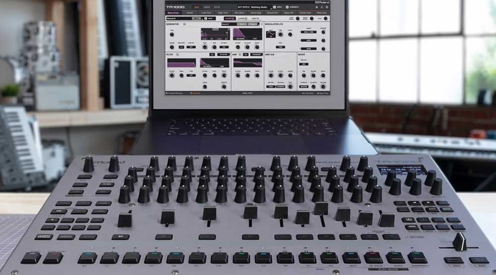 ROLAND TR-1000