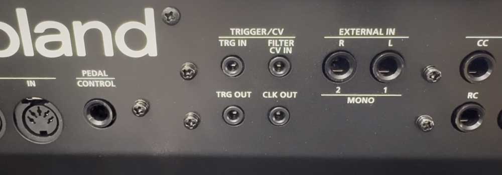 ROLAND TR-1000