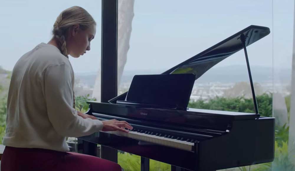 ROLAND GP-3 PE piano à queue numérique