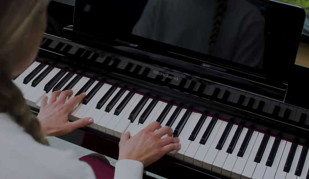 ROLAND GP-3 PE piano à queue numérique